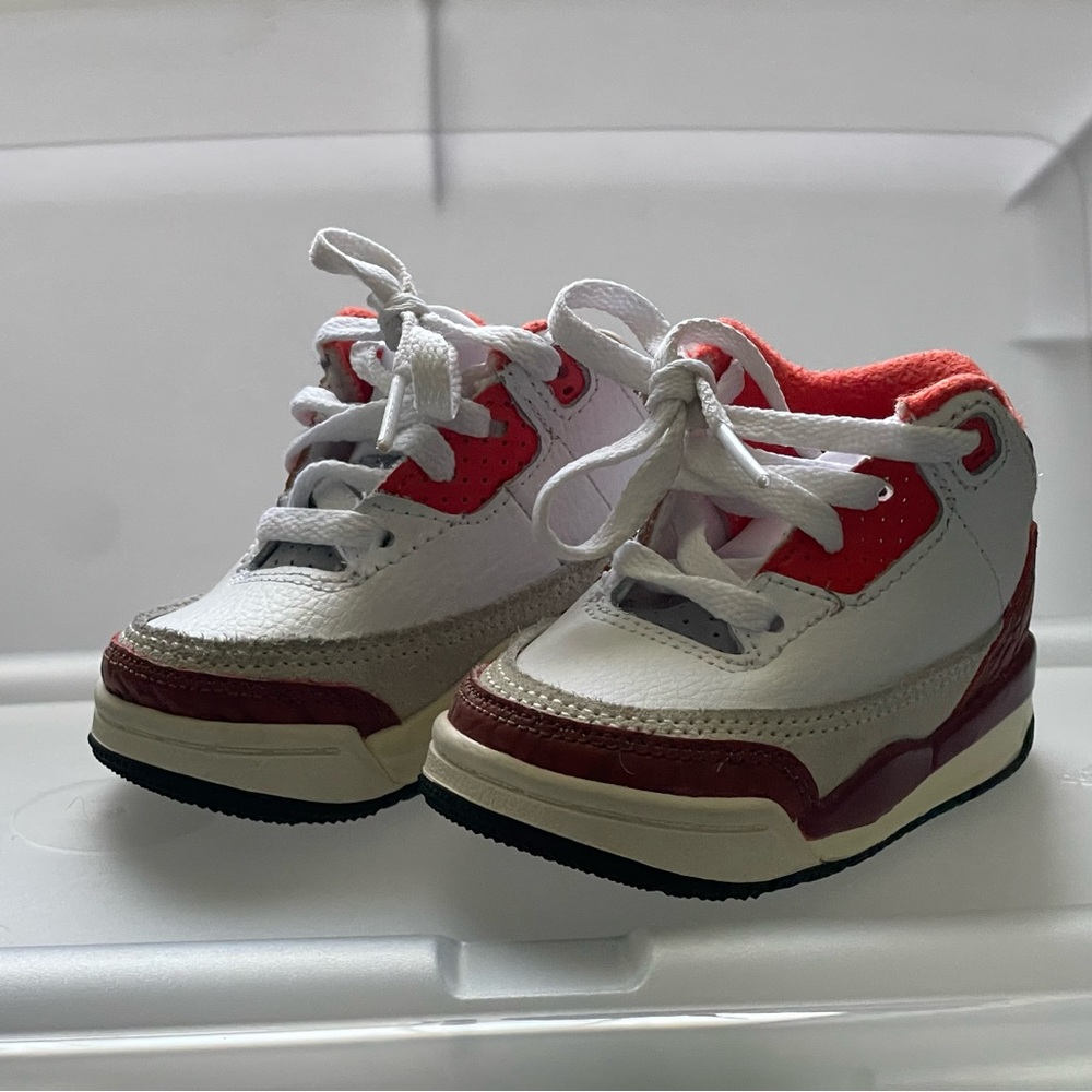 Jordan retro 3s